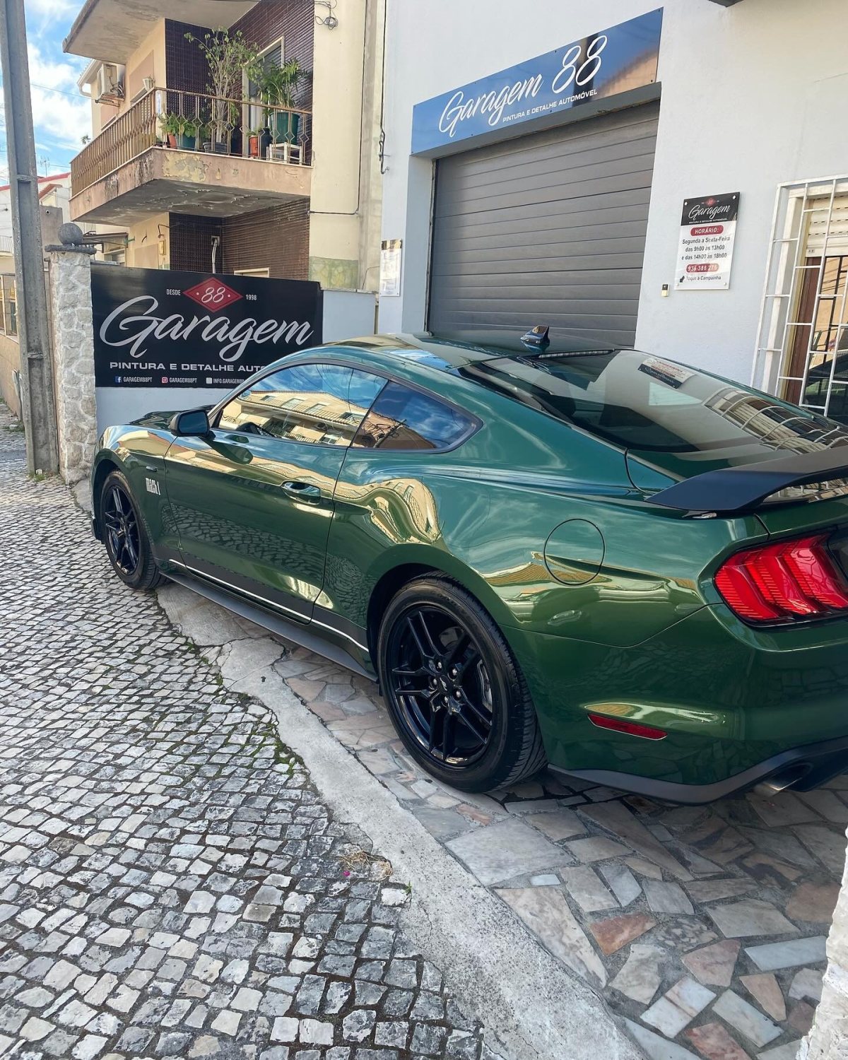 Ford Mustang verde